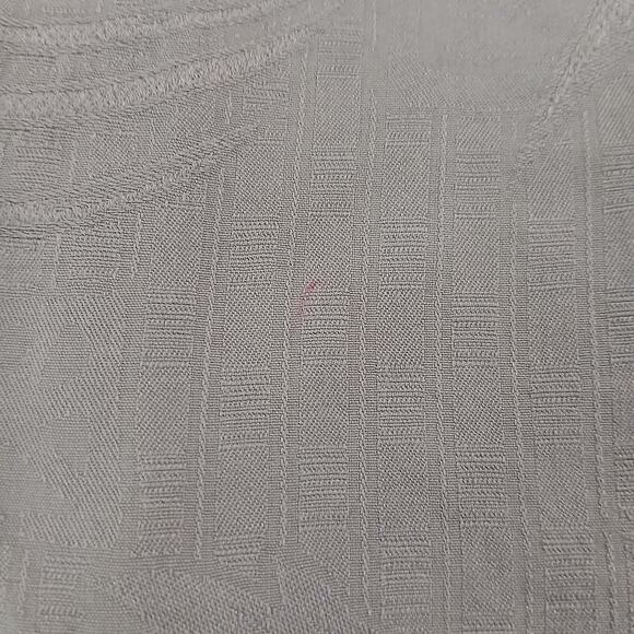 Tommy Bahama Men's Medium 100% Silk Taupe Embossed Short-Sleeved Hawaiian Shirt - Picture 13 of 13